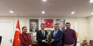 MİLLİ EĞİTİM BAKANINDAN BAKLAVA KUTUSU GÖNDERMESİ MANAVGAT’TA RAHATSIZLIK UYANDIRDI