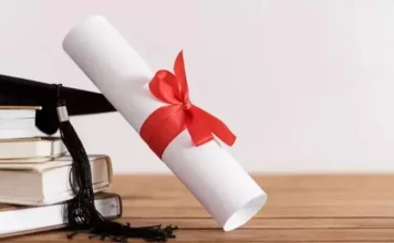 ÜNİVERSİTE SINAVINA GİREN ÖĞRENCİ SAYISINDA AZALIYOR